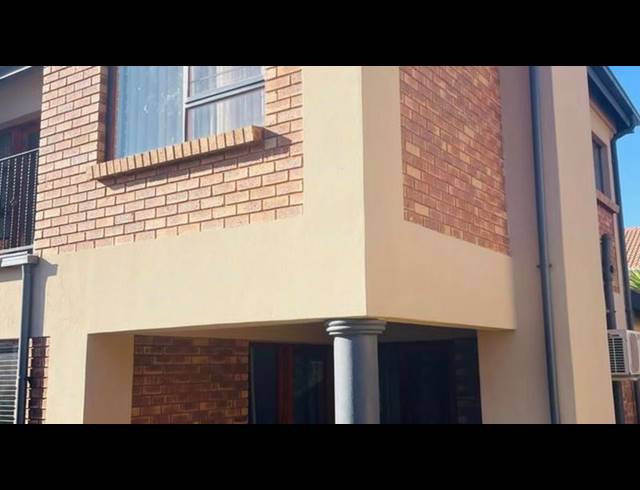 4 BEDROOM HOUSE FOR SALE IN VAN RIEBEECK PARK